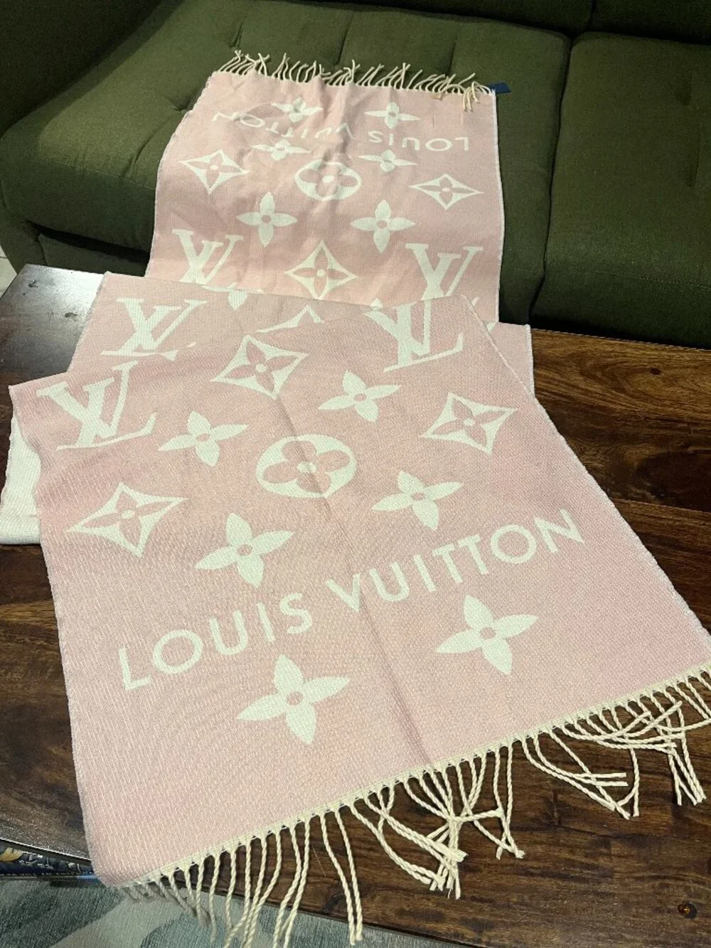 Louis Vuitton LV Essential Scarf - Picture 1 of 5